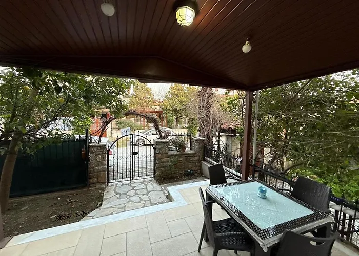 アパート With Terrace In A Location, 100 Steps From The Sea Ula